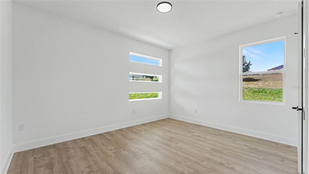 Spacious, unfurnished interior of a new home in , Davenport (Image 29).