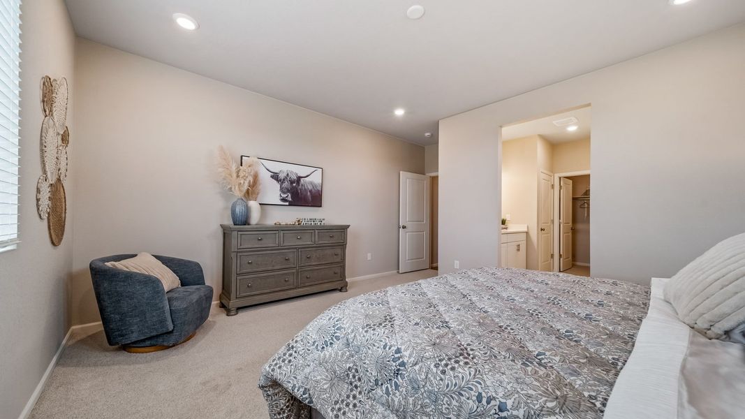 Furnished interior view inside a new home in Thompson River Ranch, Johnstown (Image 26).