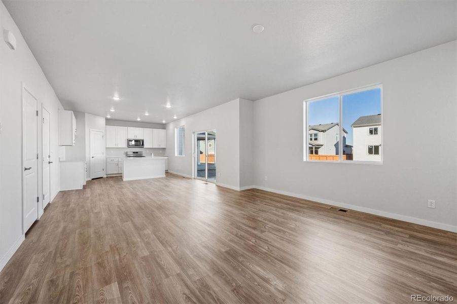 Spacious, unfurnished interior of a new home in Farmlore, Brighton (Image 17).