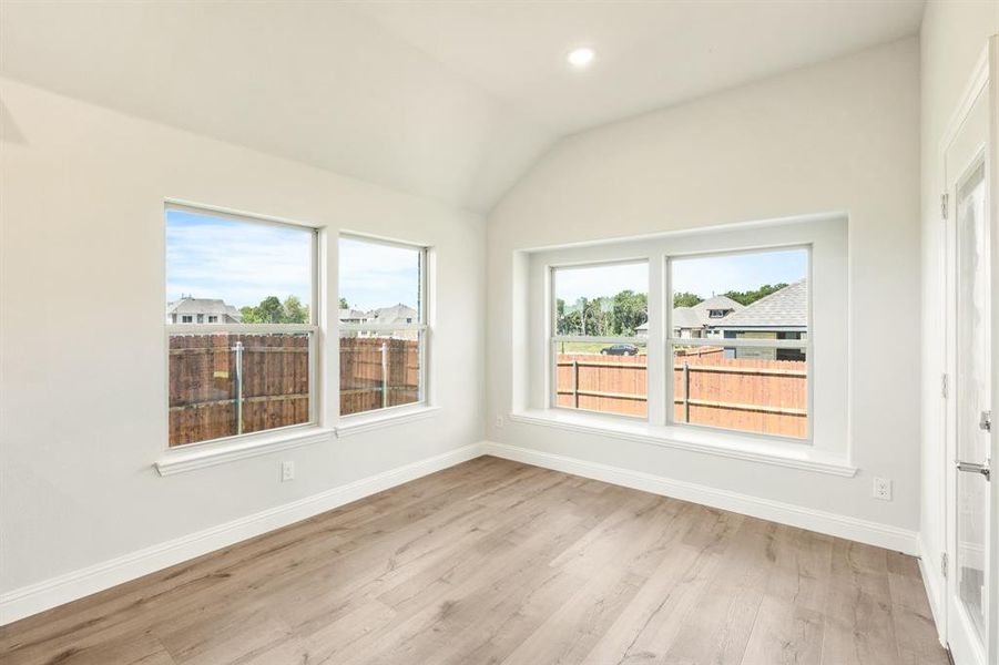 Spacious, unfurnished interior of a new home in Sunset Ridge, Alvarado (Image 17).