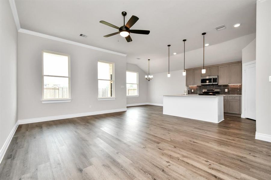 Beautiful Open kitchen with Kitchen Island