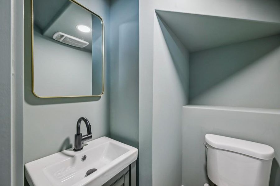 Furnished interior view inside a new home in , Atlanta (Image 15).