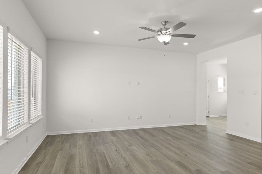 Spacious, unfurnished interior of a new home in Crosswinds, San Marcos (Image 23).