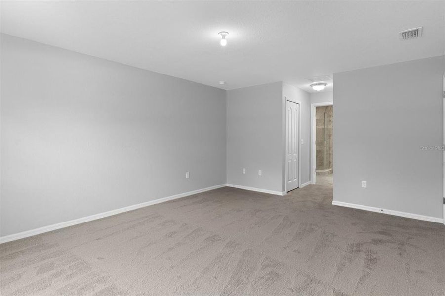 Spacious, unfurnished interior of a new home in , Brooksville (Image 27).