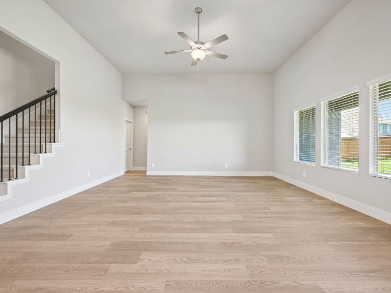 Spacious, unfurnished interior of a new home in Lakehaven - Premier Series, Farmersville (Image 13).