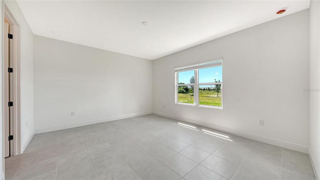 Spacious, unfurnished interior of a new home in Palmera, Venice (Image 36).