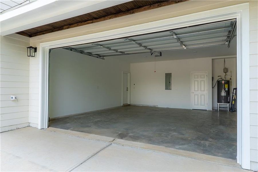 Exterior details and patio area of a home in , Rome (Image 3).
