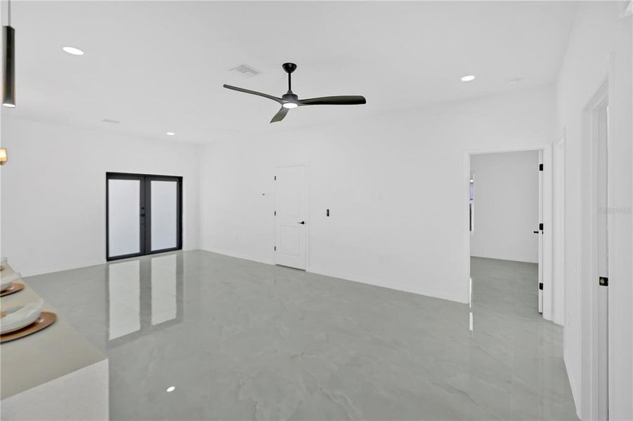 Spacious, unfurnished interior of a new home in , Punta Gorda (Image 35).