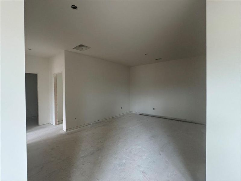 Image 32 of a home in Rosewood Lake Preserve.