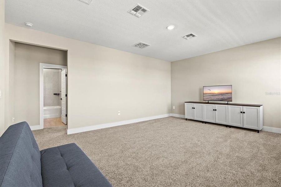 Spacious, unfurnished interior of a new home in , Nokomis (Image 23).