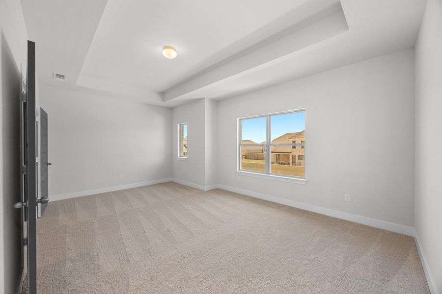 Representative image. Features, selections and colors may vary.