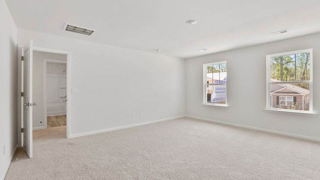 Spacious, unfurnished interior of a new home in Cedar Gap, Fountain Inn (Image 29).