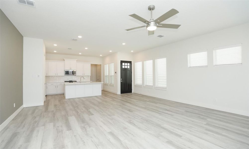 Spacious, unfurnished interior of a new home in Independence Heights, Houston (Image 18).