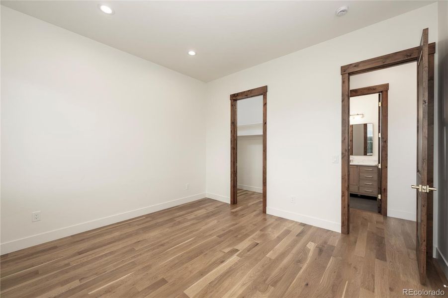 Spacious, unfurnished interior of a new home in , Granby (Image 24).