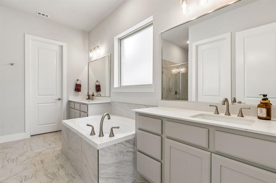 Furnished interior view inside a new home in , McKinney (Image 33).