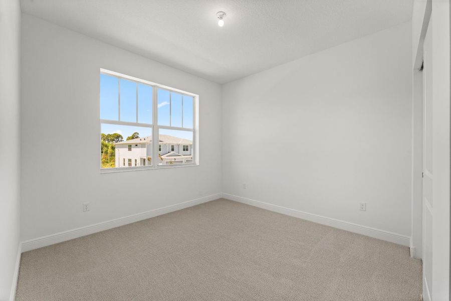 Spacious, unfurnished interior of a new home in Avila, Jensen Beach (Image 12).