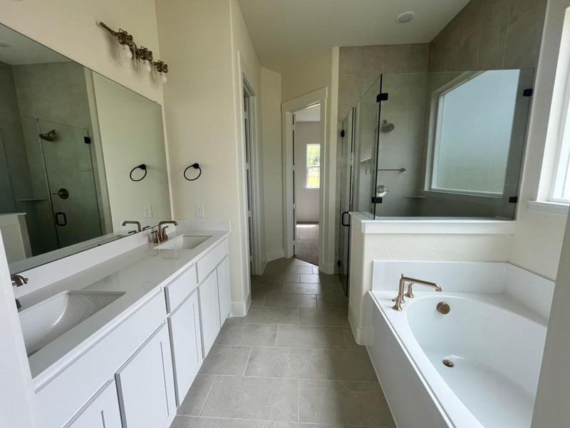 Furnished interior view inside a new home in Eagle Ridge Estates, Weatherford (Image 6).