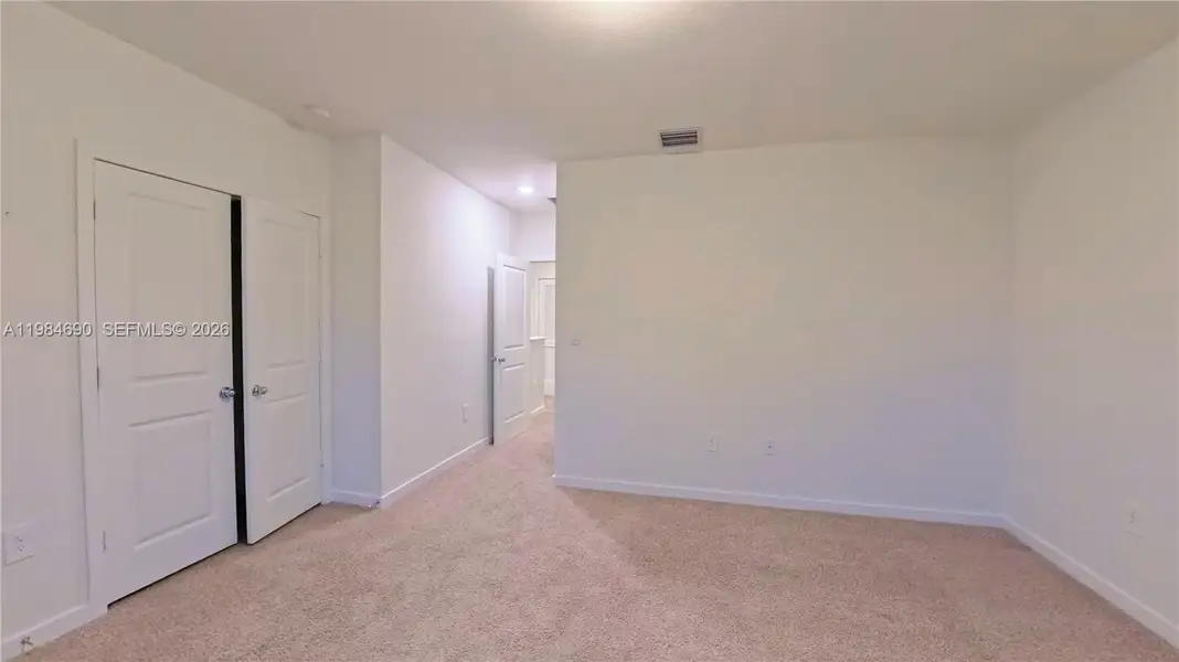 Spacious, unfurnished interior of a new home in , Florida City (Image 29).