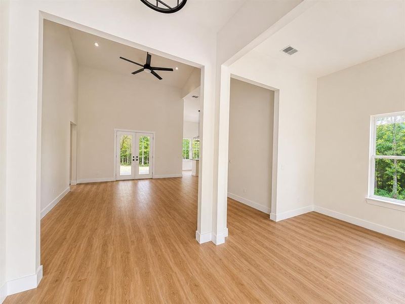 Spacious, unfurnished interior of a new home in , Chuluota (Image 6). Spacious, unfurnished interior of a new home in , Chuluota (Image 6).