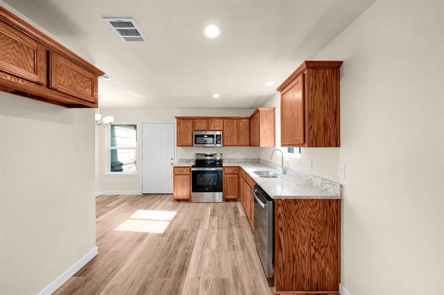 Furnished interior view inside a new home in , West Tawakoni (Image 5).