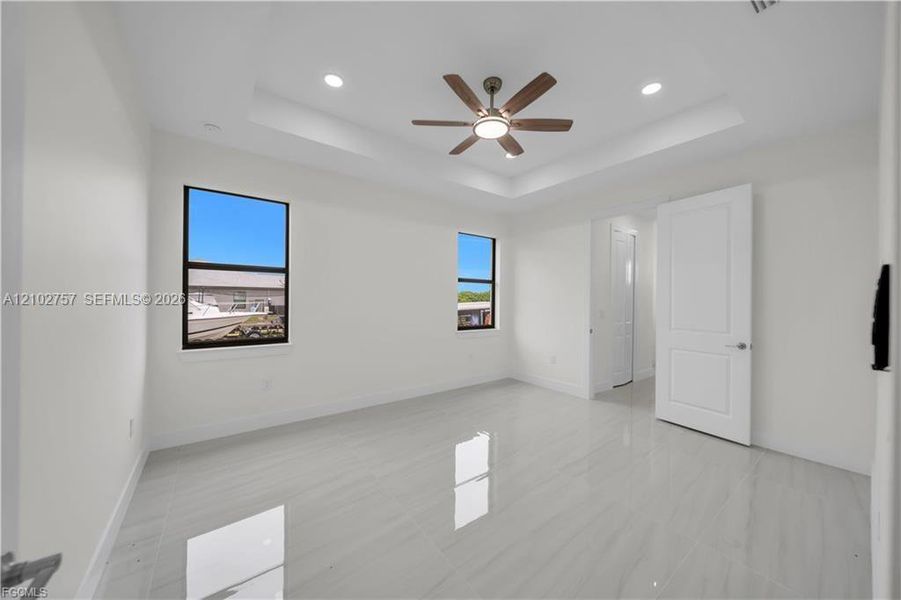 Spacious, unfurnished interior of a new home in , Lehigh Acres (Image 41).