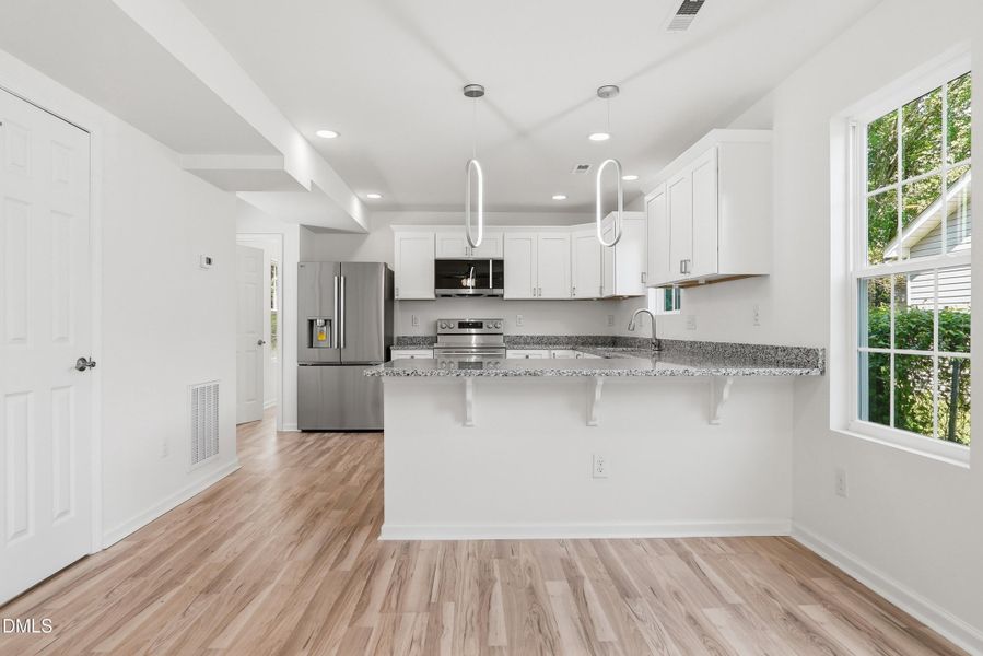 516 Singletary St SE-12