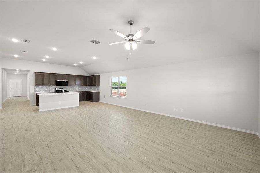 2833 Hay- Living Room-2