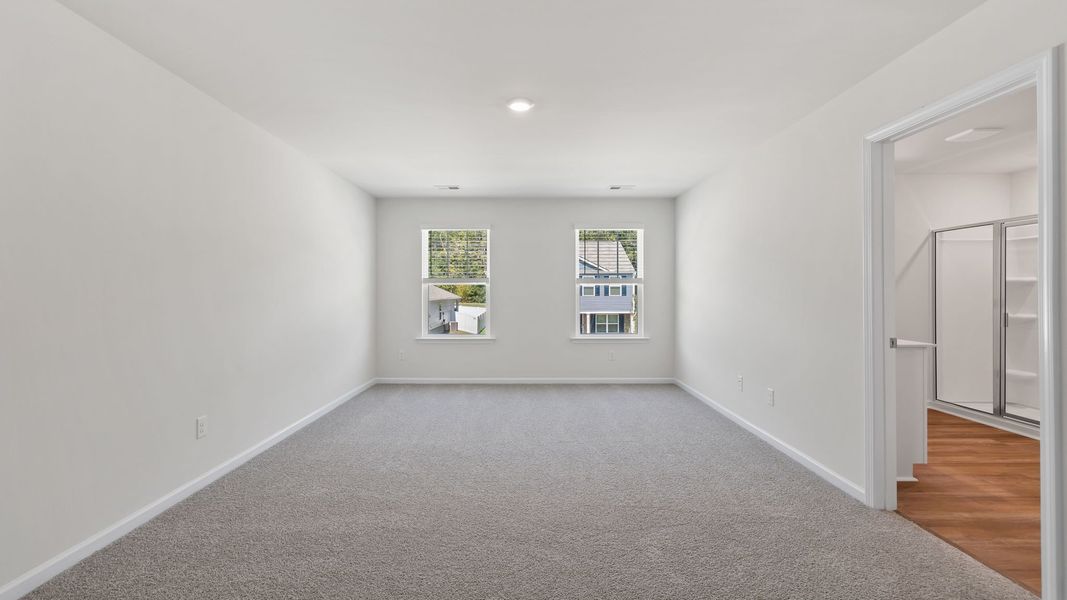 Spacious, unfurnished interior of a new home in Cedar Gap, Fountain Inn (Image 29).