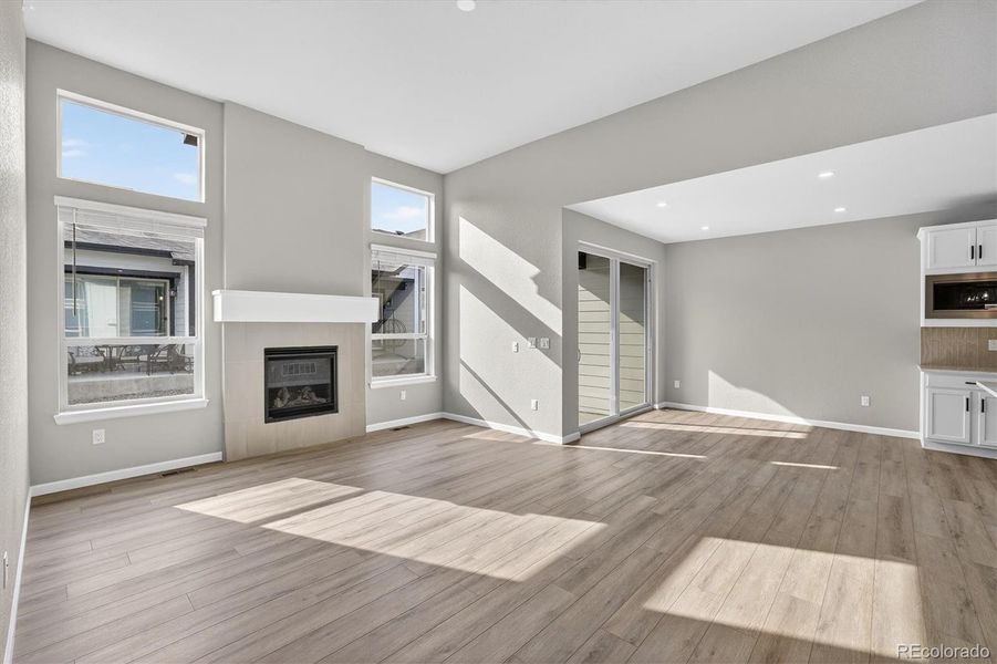 Spacious, unfurnished interior of a new home in Deer Creek, Littleton (Image 23).