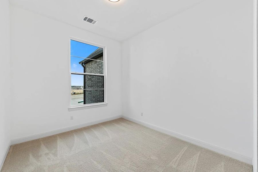 Spacious, unfurnished interior of a new home in Lariat - 70', Liberty Hill (Image 21).