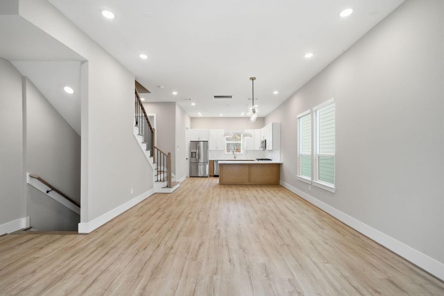 Spacious, unfurnished interior of a new home in , Houston (Image 29).
