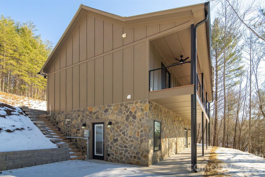 Community amenities in , Purlear (Image 31). Community amenities in , Purlear (Image 31).