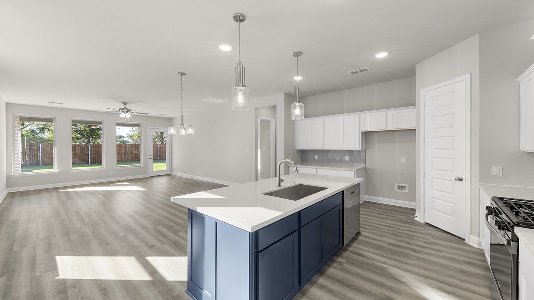 Furnished interior view inside a new home in Elevon 40s, Lavon (Image 9).