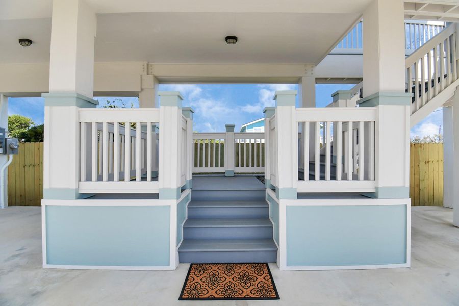 Exterior details and patio area of a home in , Dickinson (Image 26).