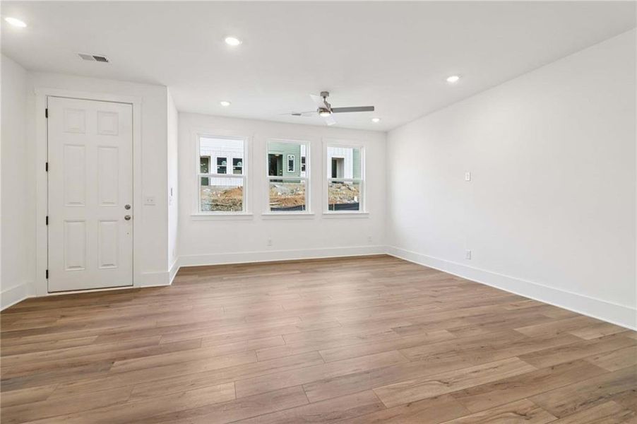 Spacious, unfurnished interior of a new home in Park Vue, Atlanta (Image 22).
