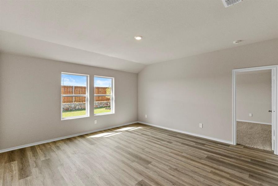 Spacious, unfurnished interior of a new home in Sunnycreek, Crowley (Image 15).