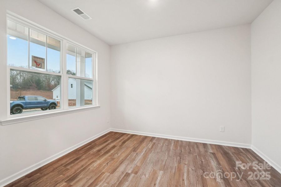 Spacious, unfurnished interior of a new home in Laurelbrook, Sherrills Ford (Image 10).