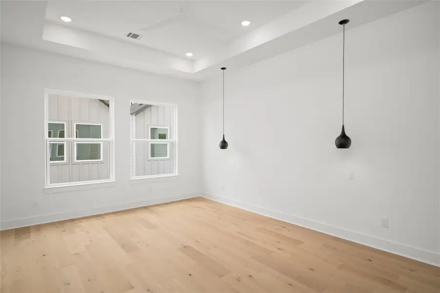 Spacious, unfurnished interior of a new home in , Houston (Image 35).