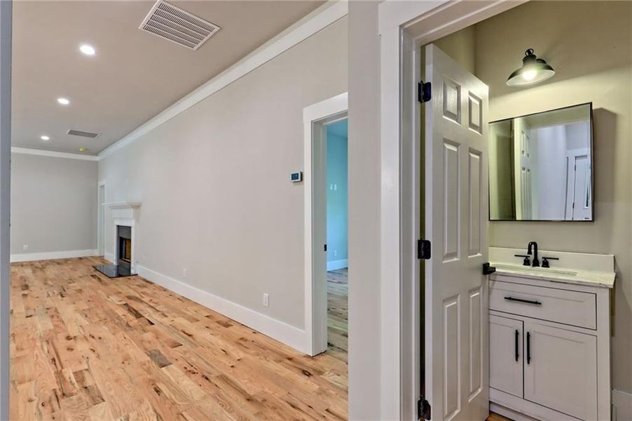 Spacious, unfurnished interior of a new home in , Clayton (Image 109).