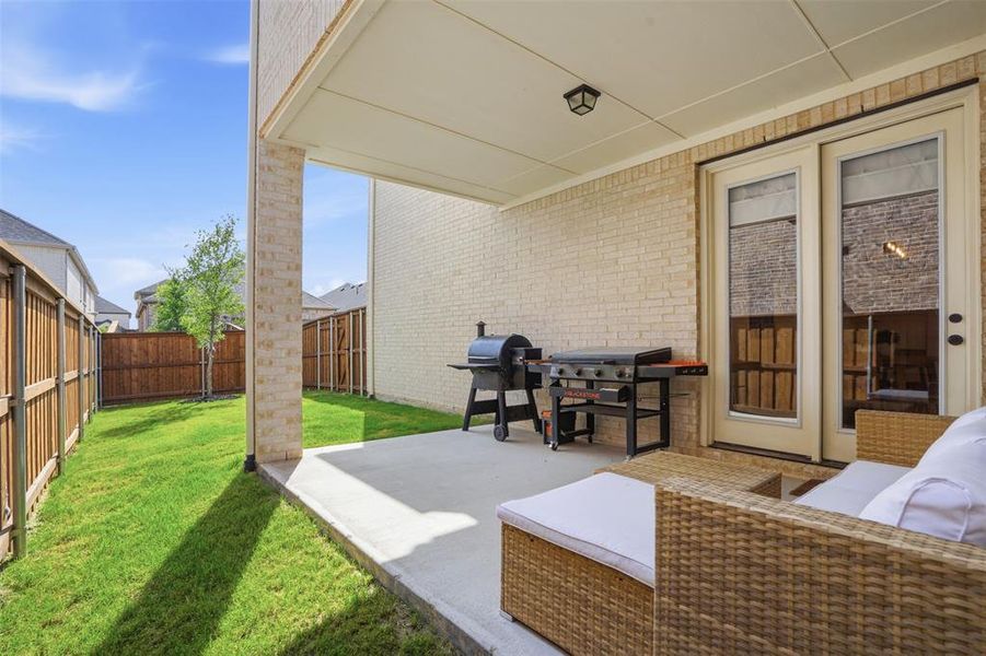 Exterior details and patio area of a home in Ventana, Fort Worth (Image 4).