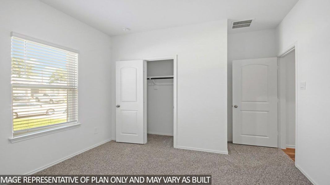 Spacious, unfurnished interior of a new home in Harrington Trails at The Canopies, Splendora (Image 13).