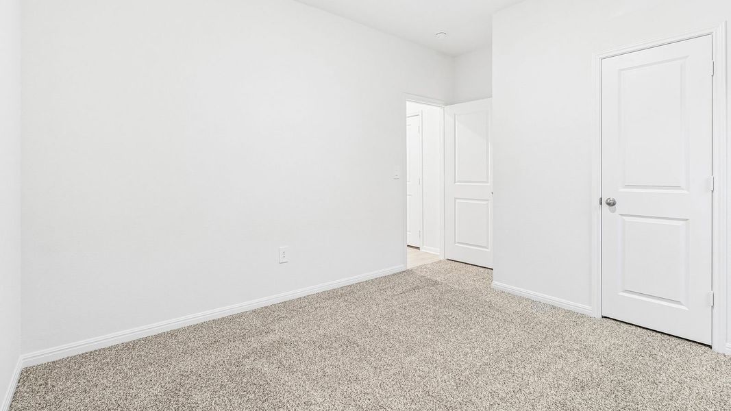 Spacious, unfurnished interior of a new home in Bar W Ranch, Leander (Image 25).