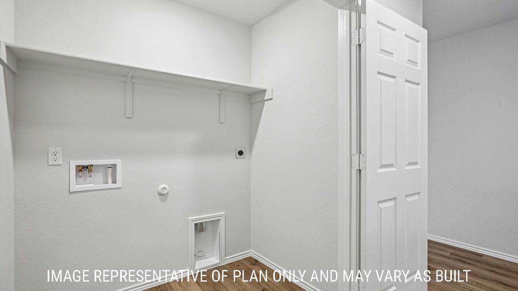 Representative unfurnished interior of a home built from the Barton by D.R. Horton in Pecan Creek, Temple (Image 27).