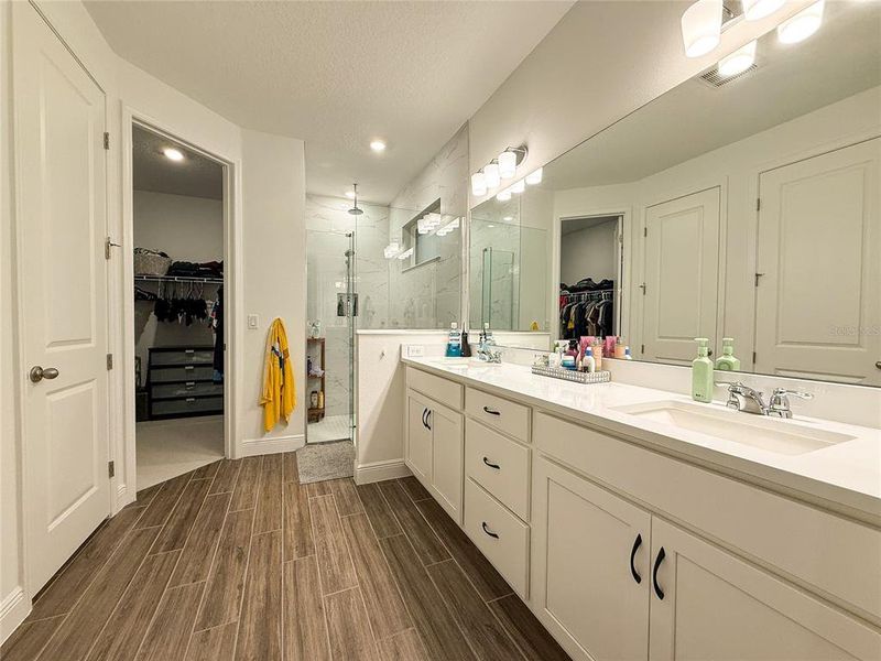 Furnished interior view inside a new home in , Minneola (Image 8).