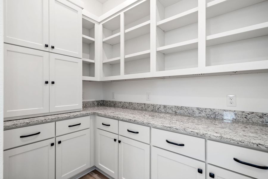 Representative furnished interior of a home built from the Malibu – 60′ Lot by Chesmar Homes in Fulshear Lakes, Fulshear (Image 9). Representative furnished interior of a home built from the Malibu – 60′ Lot by Chesmar Homes in Fulshear Lakes, Fulshear (Image 9).