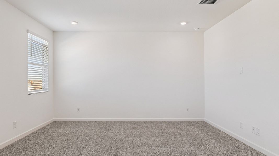 Spacious, unfurnished interior of a new home in Apache Farms, Buckeye (Image 29).