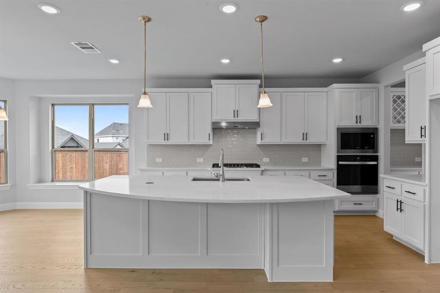 DAL_Saddle Star_Lockhart_2307 Laurel Drive (8)