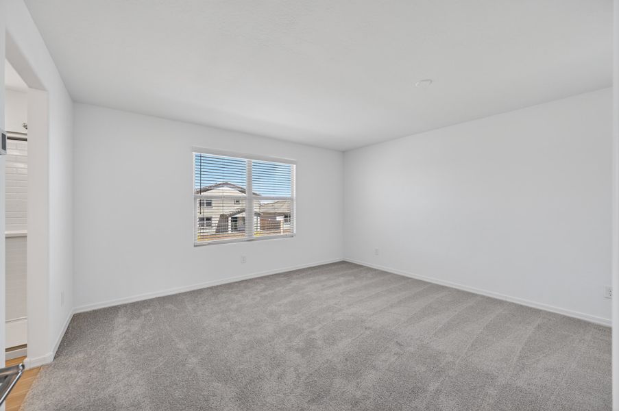 Spacious, unfurnished interior of a new home in Artisan at Asante, Surprise (Image 19).