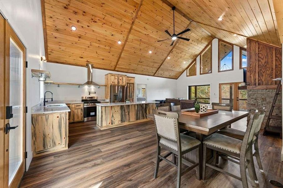 Community amenities in , Mineral Bluff (Image 55).