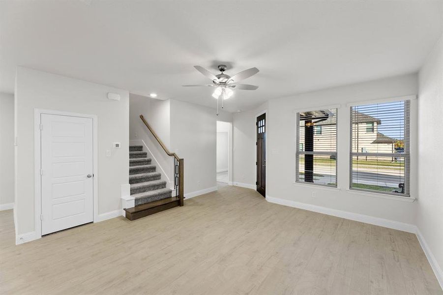 1963 Gentle Oak-Living Room-2